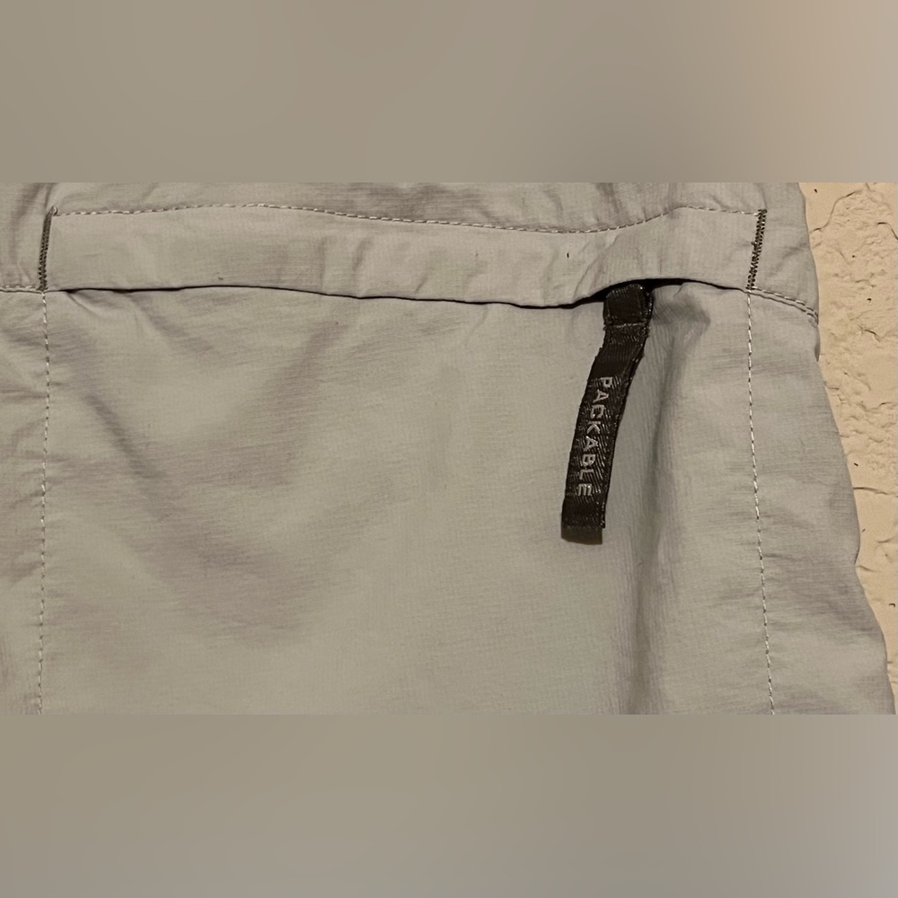 Columbia Titanium Cargo Hiking Capri Pants Womens 10 Beige Packable Camp - Picture 3 of 4